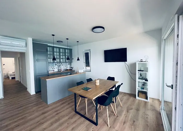 Lovely Zala Apartamento Kali